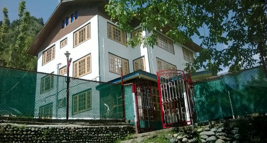 Hotel Royal Foot Hill, Pahalgam 4